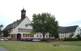 Schönauschule aussen.jpg
